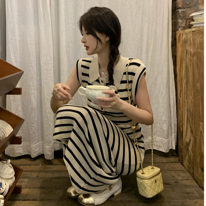 甜辣妹Polo领条纹针织连衣裙女款爆款2024新款性感收腰修身包臀裙