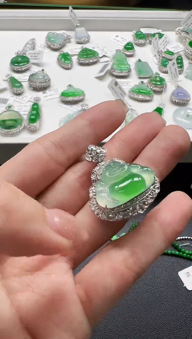 颈饰18K金镶嵌翡翠用****4KYY1104-021