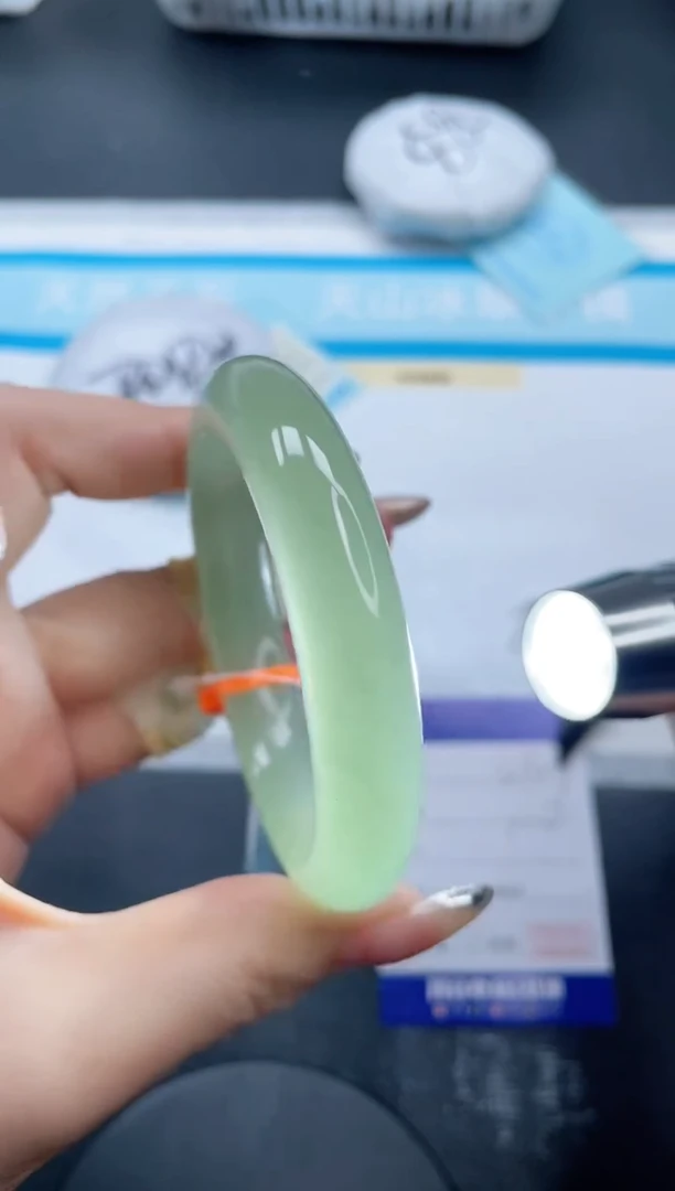 石英质玉手镯未镶嵌24V327-54