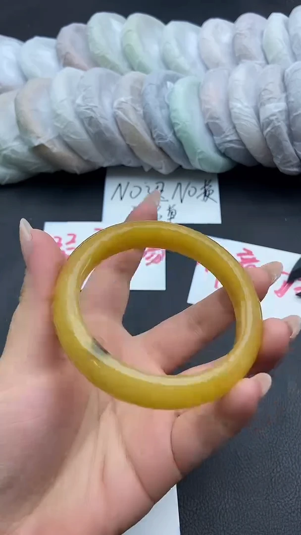 未镶嵌手镯石英质玉瑕疵56+62/63