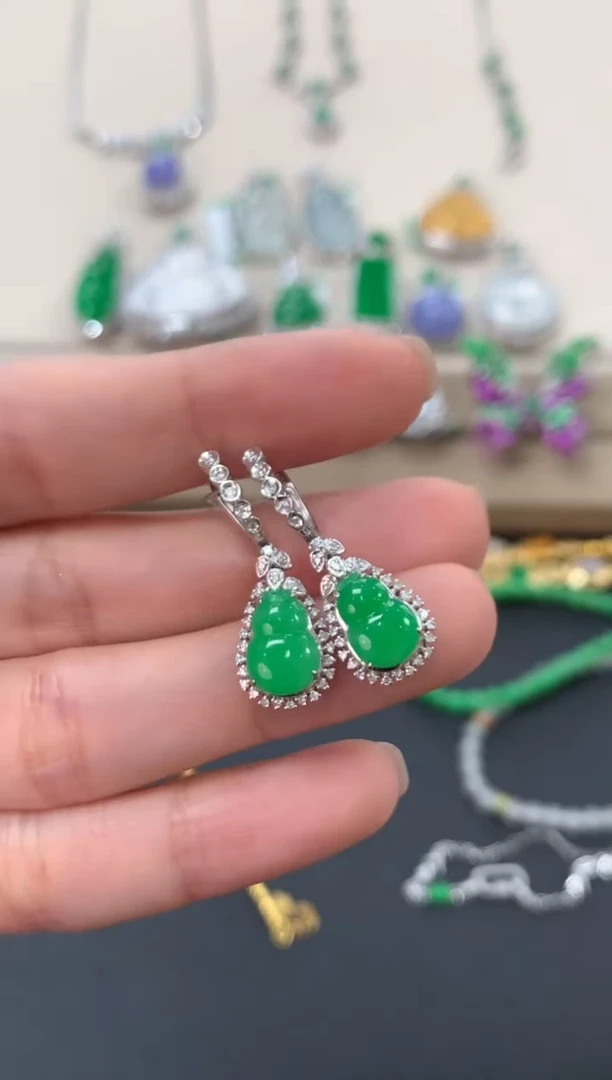 翡翠18K金镶嵌耳饰葫芦耳饰9800
