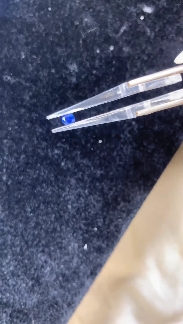 蓝宝石裸石未镶嵌g****）30分矢车菊