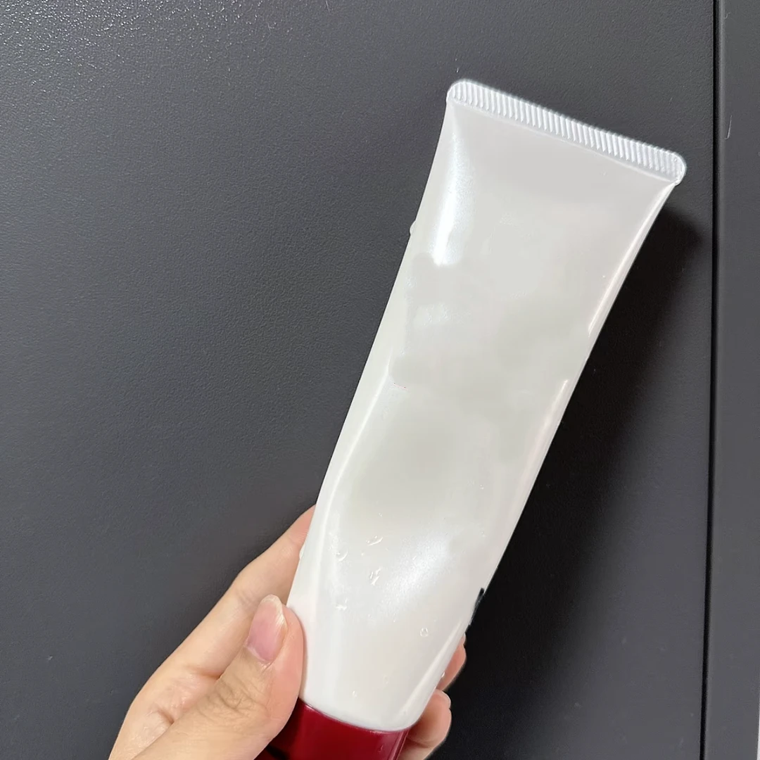 红大支洁面膏洗面奶  125ml  保质期到27年之后