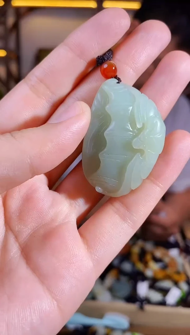 和田玉未镶嵌颈饰1