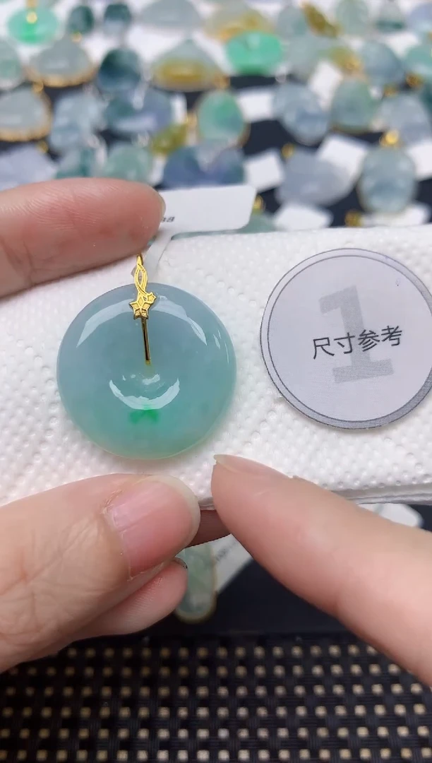 颈饰18K金镶嵌翡翠天然缅甸A货翡翠