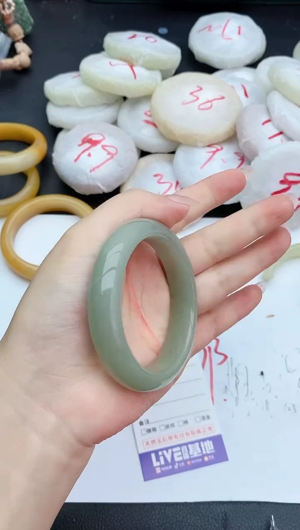 石英质玉手镯未镶嵌284+53/54