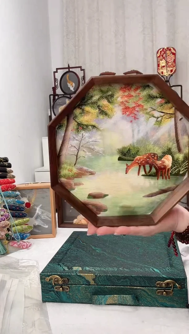 扇子苏绣作品手工摆台