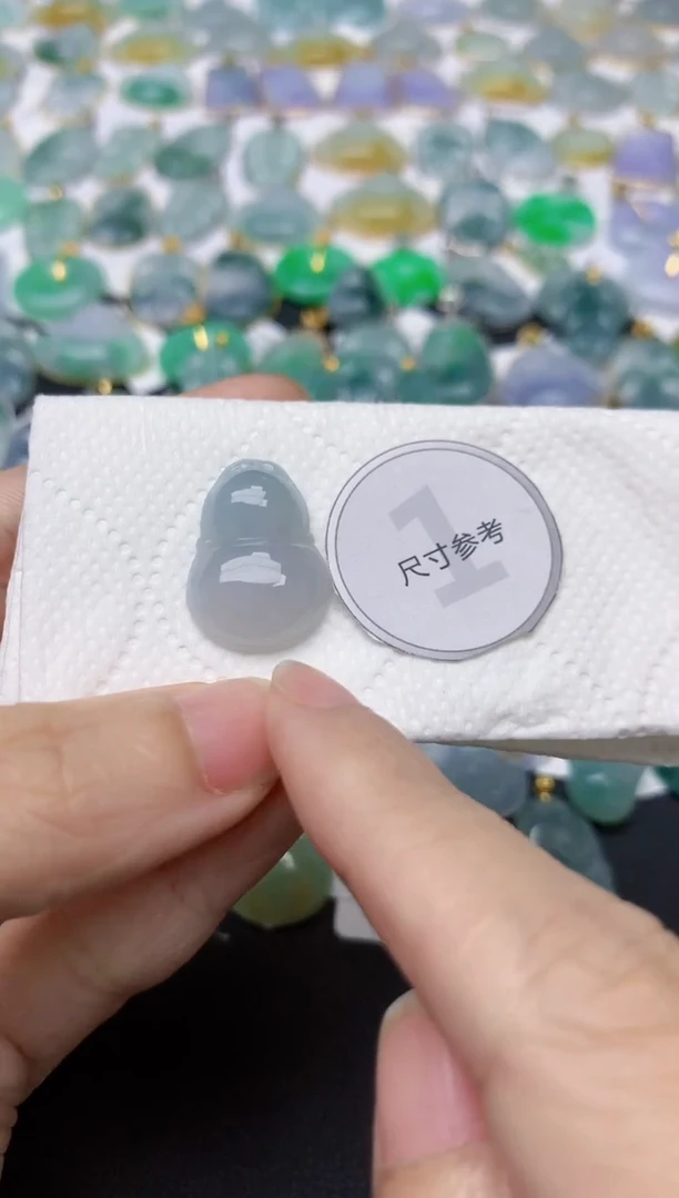 翡翠未镶嵌颈饰天然缅甸A货翡翠