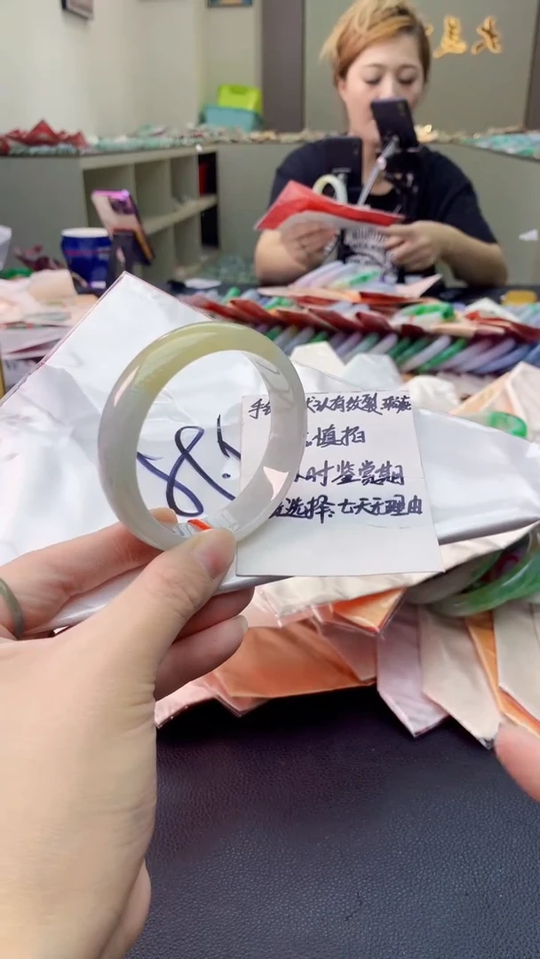 翡翠手镯未镶嵌0532778558