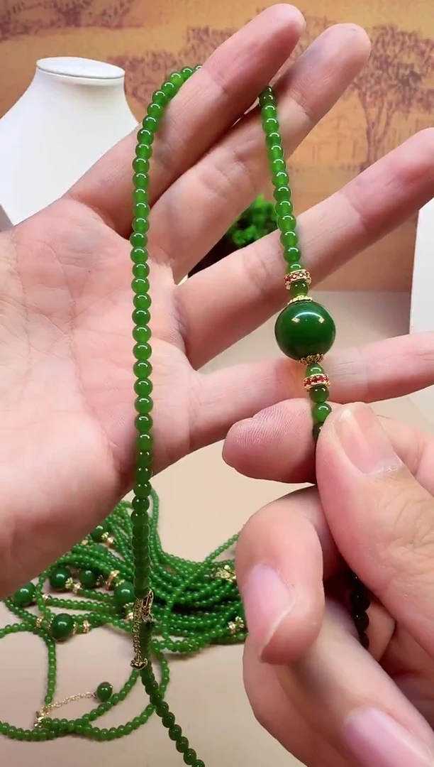 颈饰14K金镶嵌和田玉A70