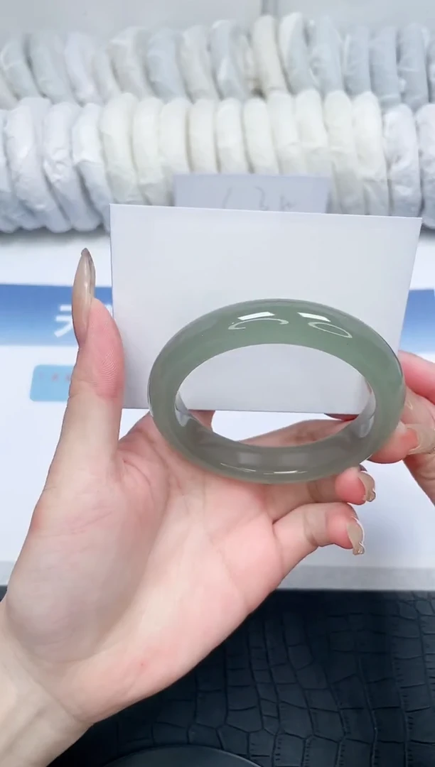 【闪购商品】石英质玉手镯未镶嵌V87-60