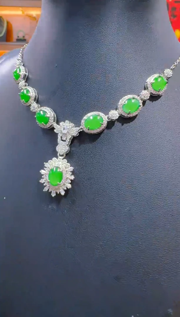 【闪购商品】翡翠颈饰未镶嵌天然a货翡翠