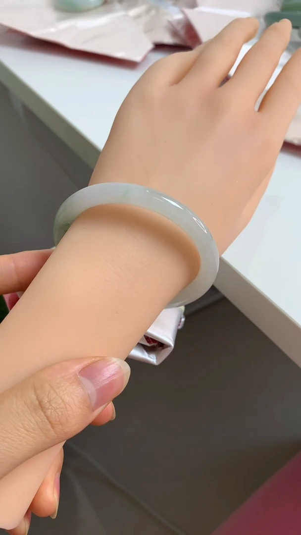 未镶嵌手镯翡翠53。7圆条