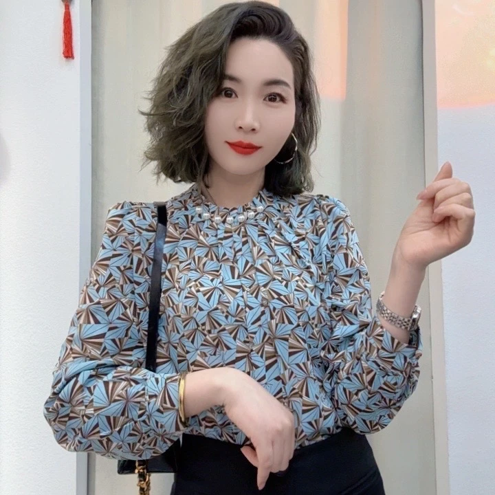 25春款新款钉珠碎花设计感时尚减龄百搭显瘦女士长袖衬衫