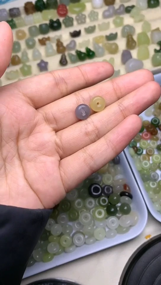 颈饰未镶嵌和田玉2扣