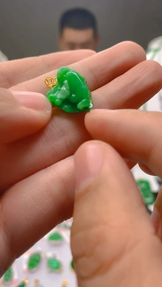 【闪购商品】翡翠颈饰18K金镶嵌新号开播，全场乱卖