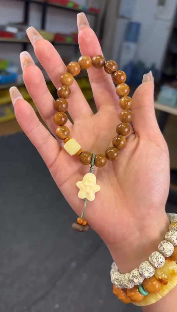 【闪购商品】库克吊坠       1.0库克姜饼人手持