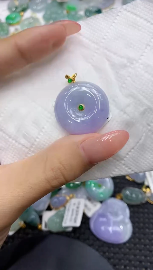颈饰18K金镶嵌翡翠111111111111
