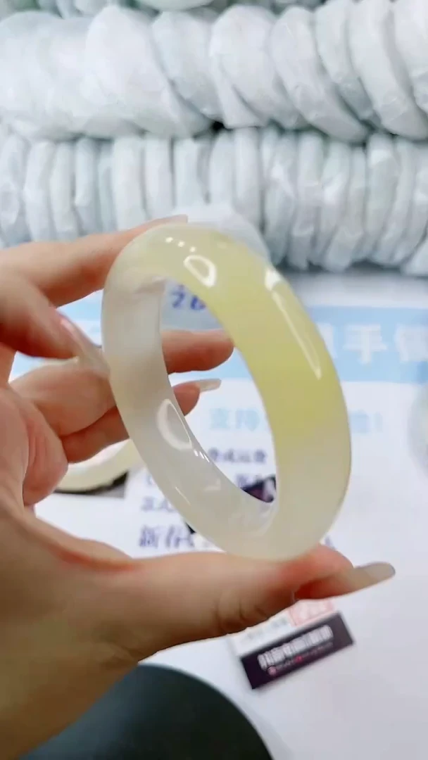 【闪购商品】石英质玉手镯未镶嵌0699642995-多样性发货