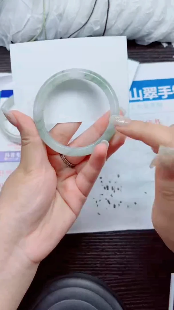 石英质玉手镯未镶嵌A57-56.57