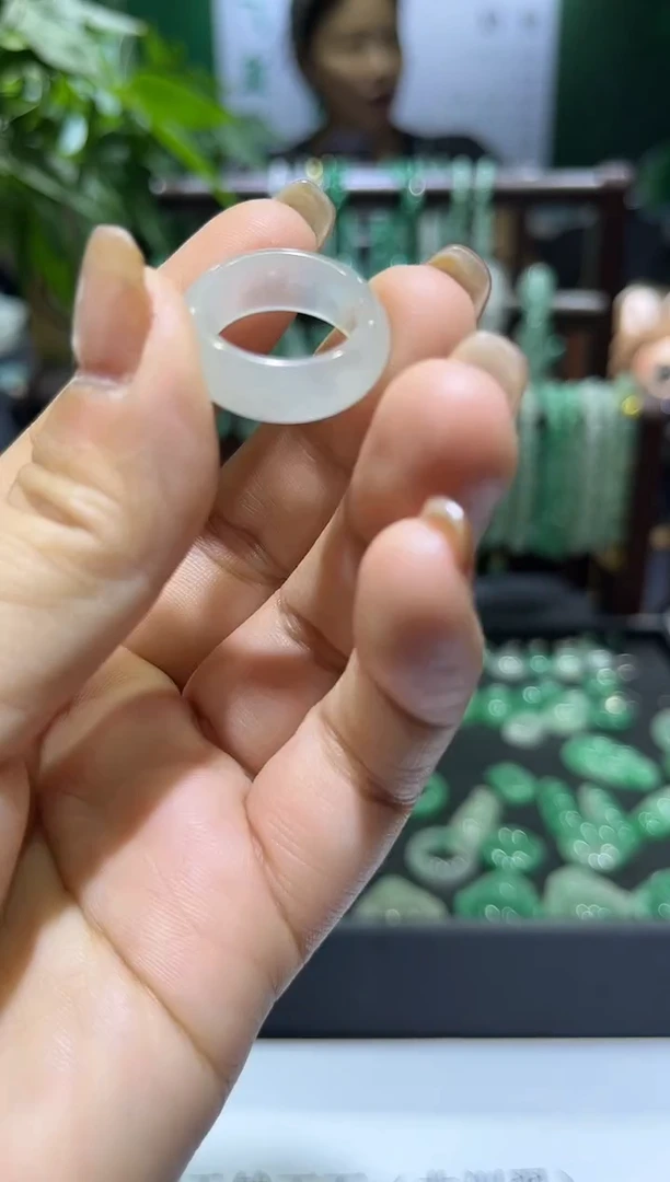 未镶嵌戒圈石英质玉12圈