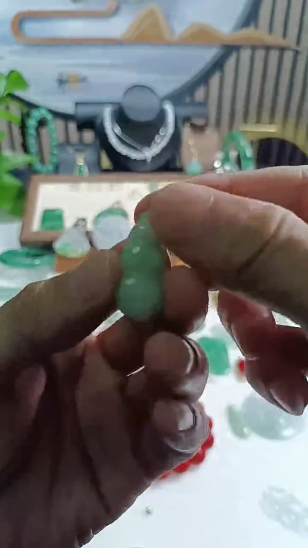 颈饰未镶嵌翡翠翡翠1