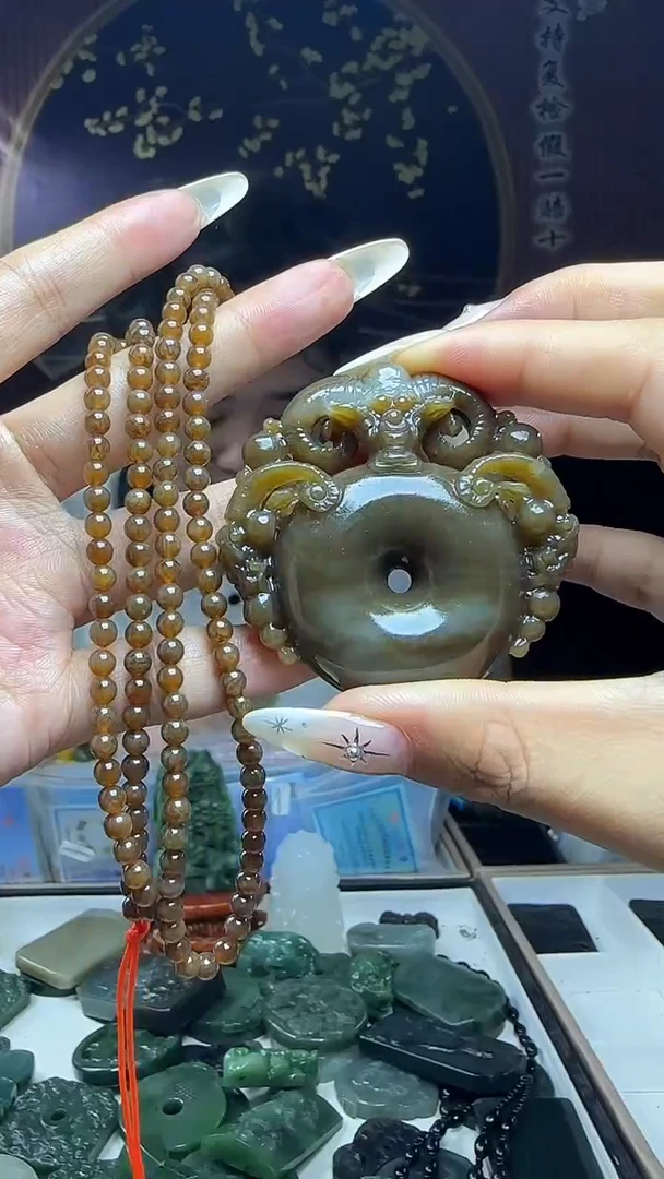 手串未镶嵌和田玉三羊开泰扣子吊坠
