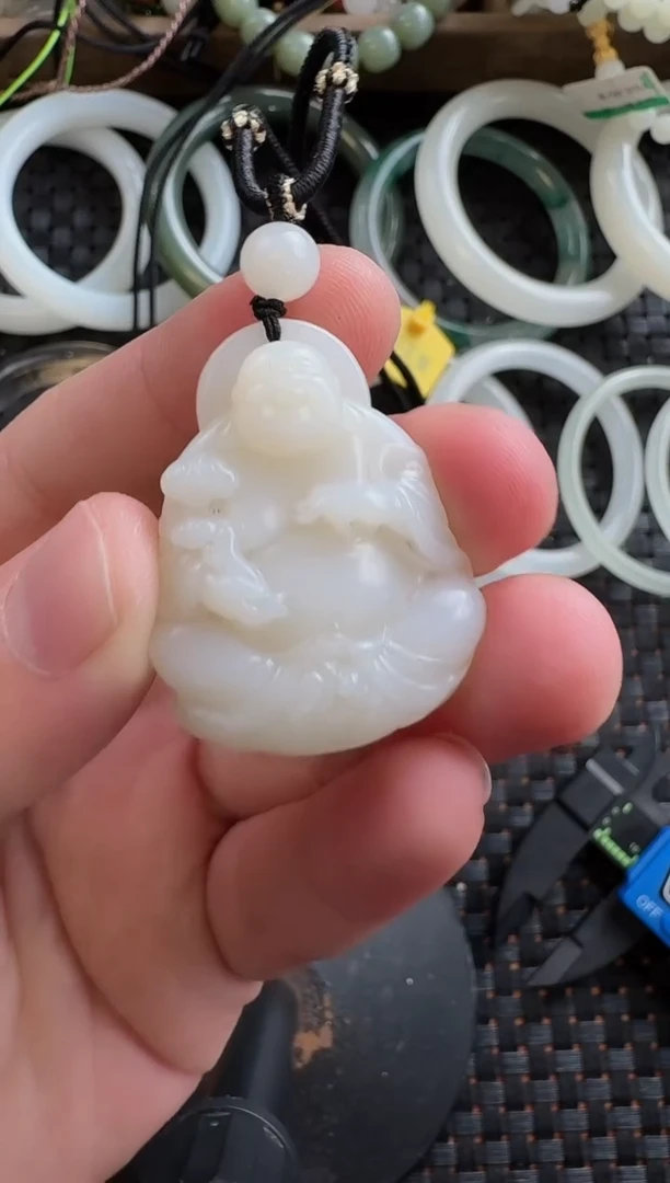 颈饰未镶嵌和田玉白玉逍遥佛