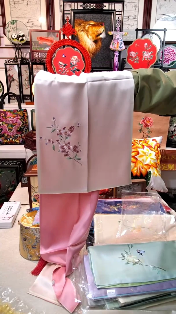 织绣筝桑蚕丝梅花围巾