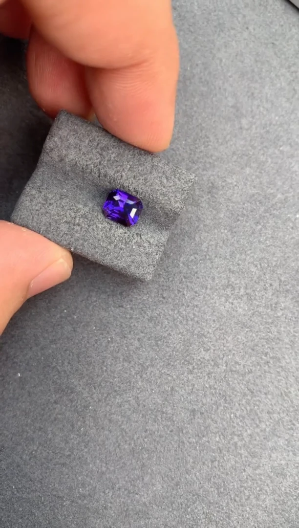 【闪购商品】彩色蓝宝石裸石未镶嵌2.1ct无烧紫蓝宝