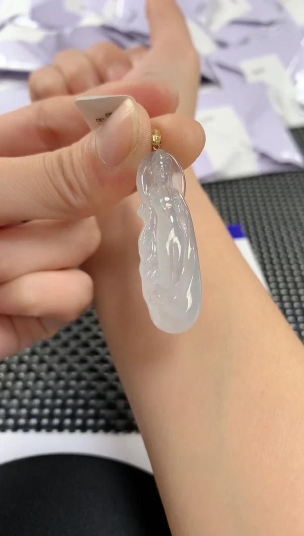 颈饰18K金镶嵌翡翠J***e49