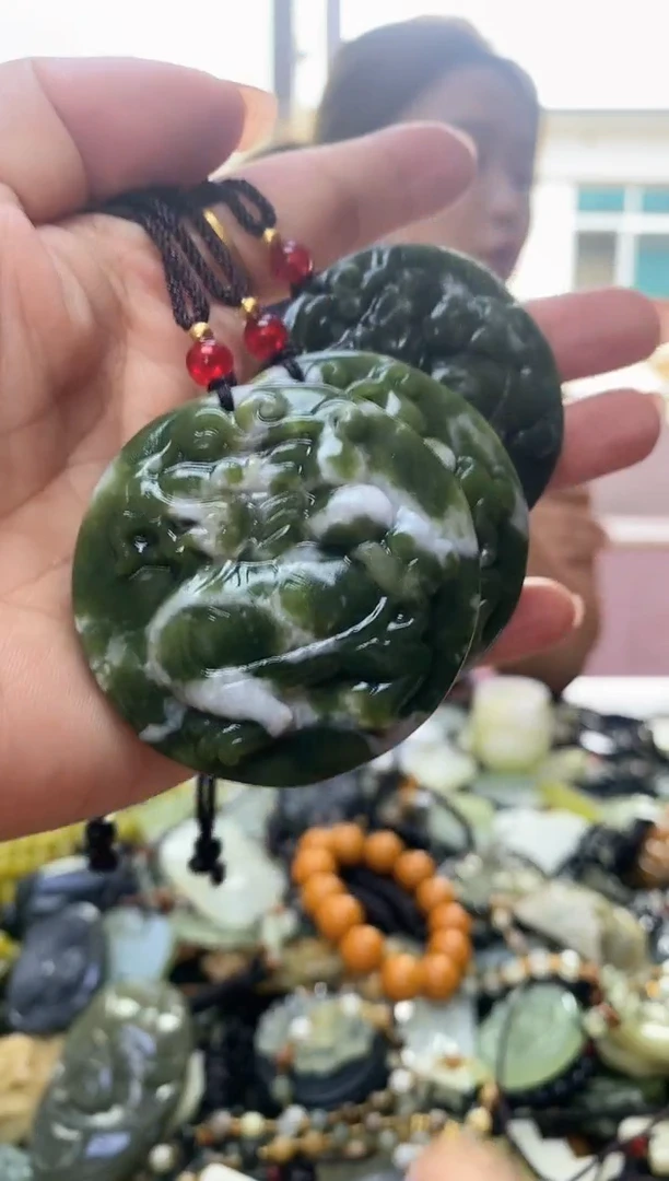 未镶嵌岫玉挂件  多样性发货其中发一件