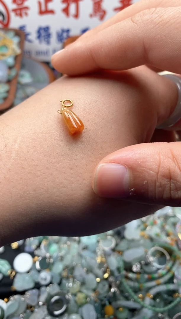 【闪购商品】翡翠颈饰未镶嵌哥哥