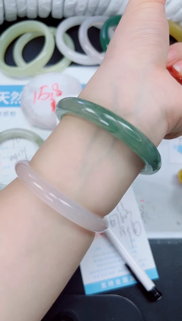 石英质玉手镯未镶嵌71-62.7