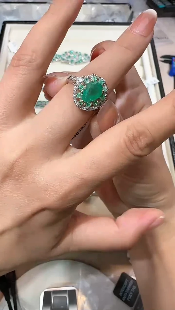 【闪购商品】定制祖母绿戒指银S925镶嵌戒指