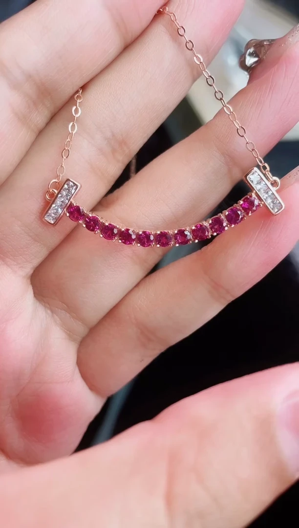 【闪购商品】石榴石颈饰银S925镶嵌吊坠