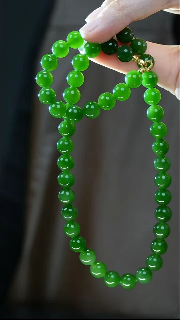 项链18K金镶嵌和田玉（碧玉）40