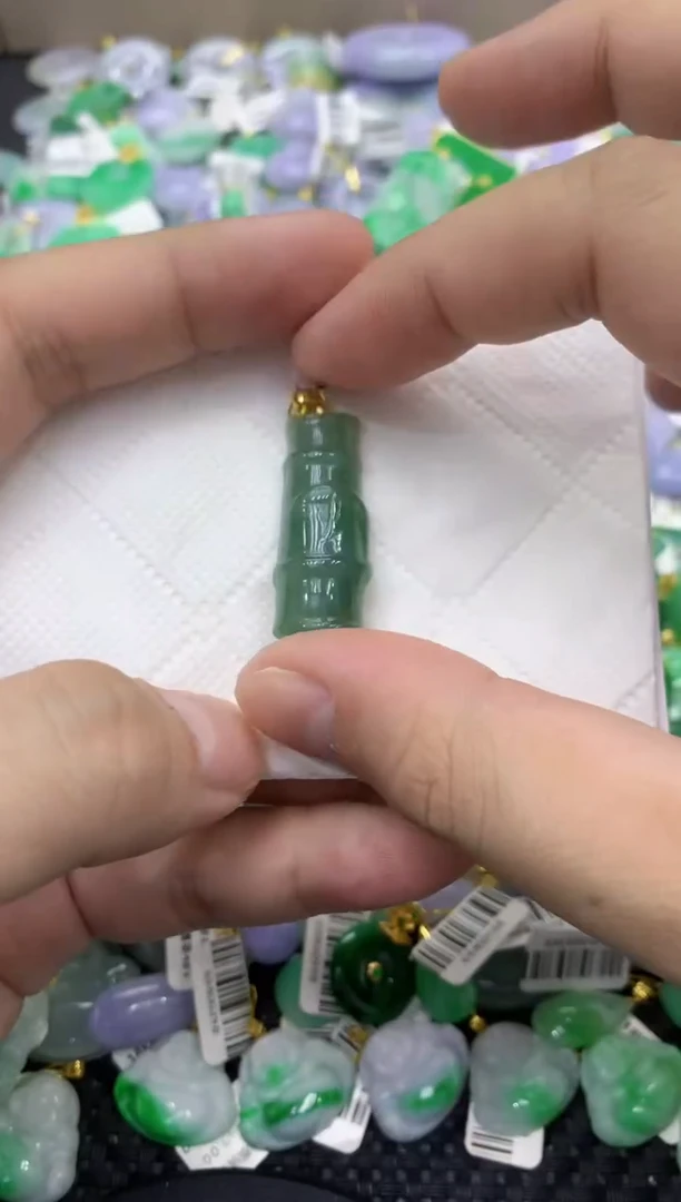 颈饰未镶嵌翡翠天然缅甸翡翠A货