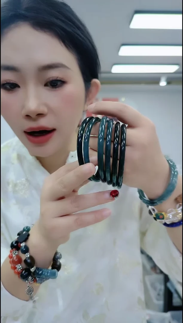 【闪购商品】树脂制品1849蓝色叮铛镯下单备注圈口