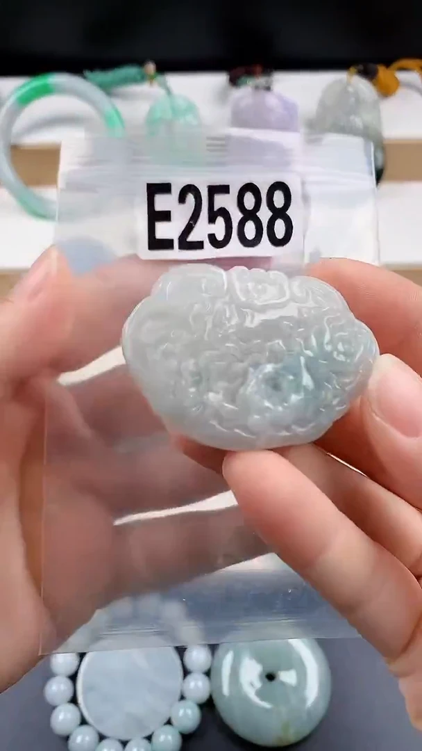 颈饰未镶嵌翡翠天然翡翠吊坠挂件