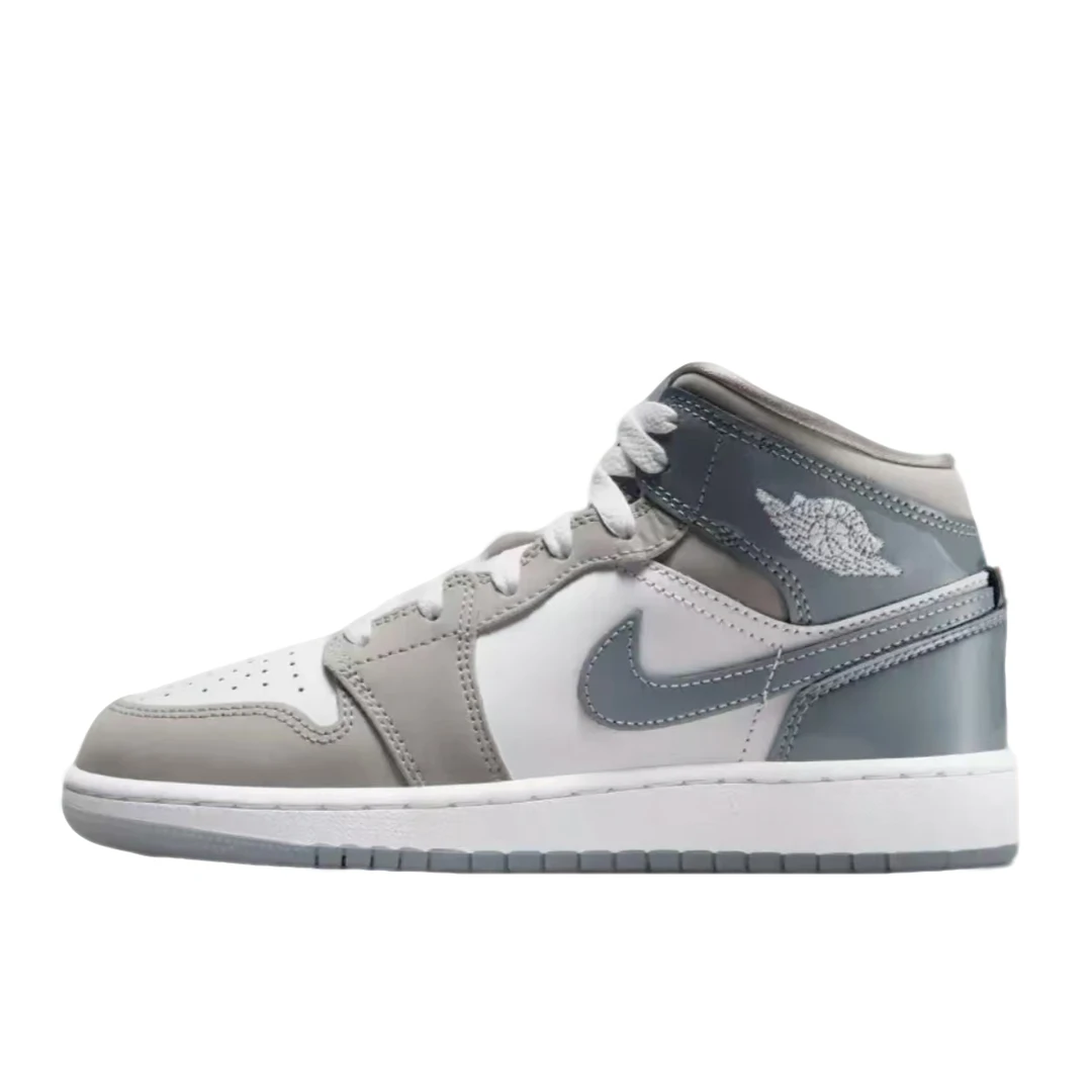 【秋季上新】耐克女AIRJORDAN1 D SE (GS)篮球鞋中帮HF3193100