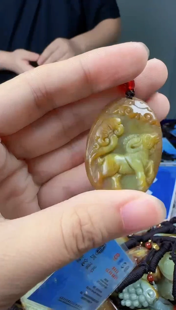 和田玉未镶嵌颈饰1