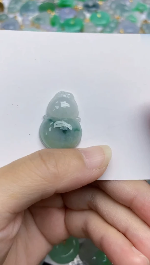 翡翠未镶嵌颈饰天然翡翠A货