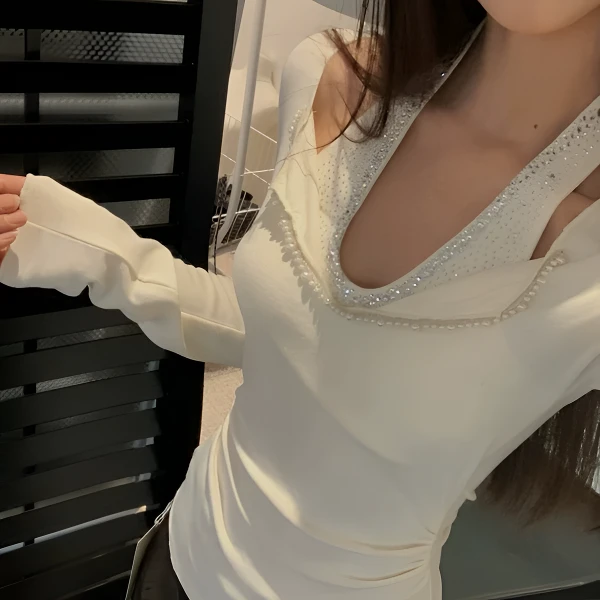 永茵【贵气格调】春季新款显瘦法式性感毛针织衫V领烫钻上衣修身型