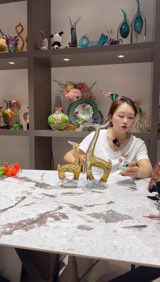 琥珀色琉璃鹿一对