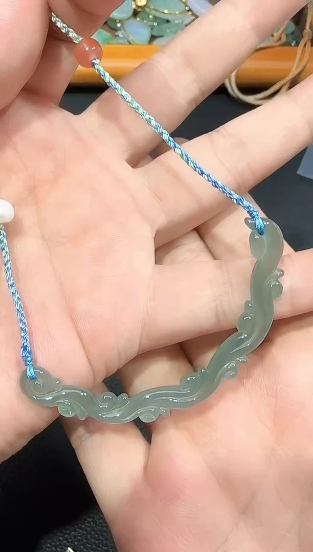 翡翠未镶嵌颈饰250601191