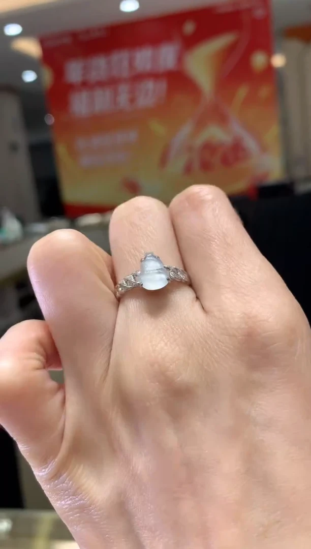 18K金镶嵌戒指翡翠|不退不换