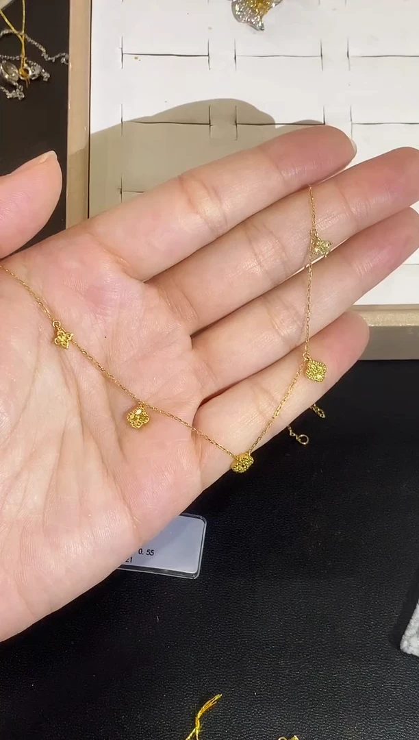 18K金镶嵌项链钻石项链