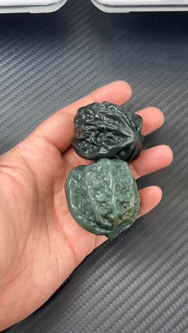 未镶嵌和田玉把件若羌微色差核桃一对L