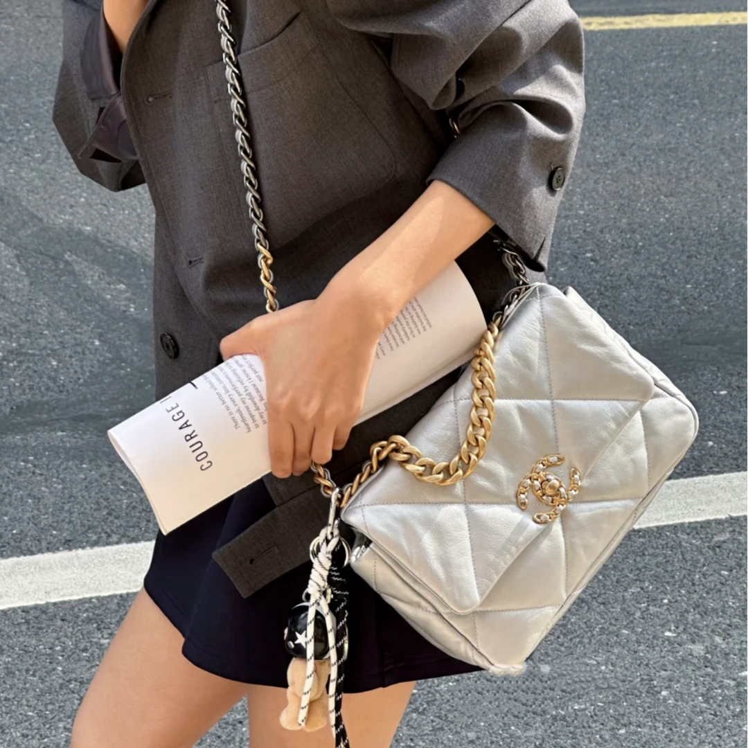 99新 Chanel/香奈儿 jf-300 小花Jerry 19BAG 口盖包小号30开